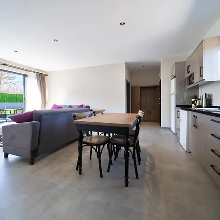 2 Bedroom Private With Swimming Pool *