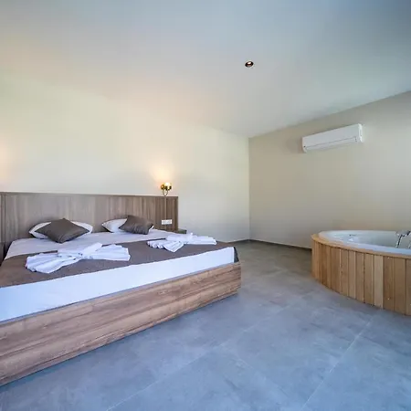 2 Bedroom Private With Swimming Pool