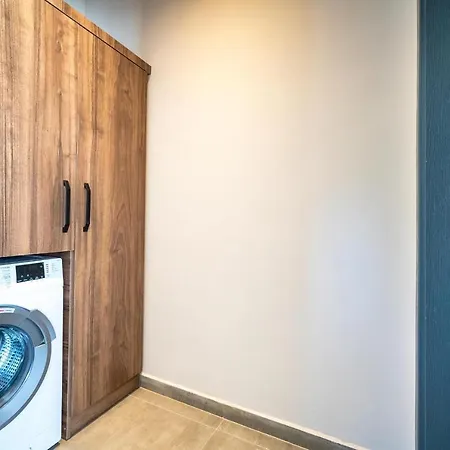 2 Bedroom Private With Swimming Pool *
