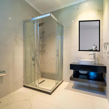 2 Bedroom Private With Swimming Pool
